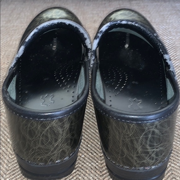 EUC Dansko Clogs Size 39. - Picture 6 of 9